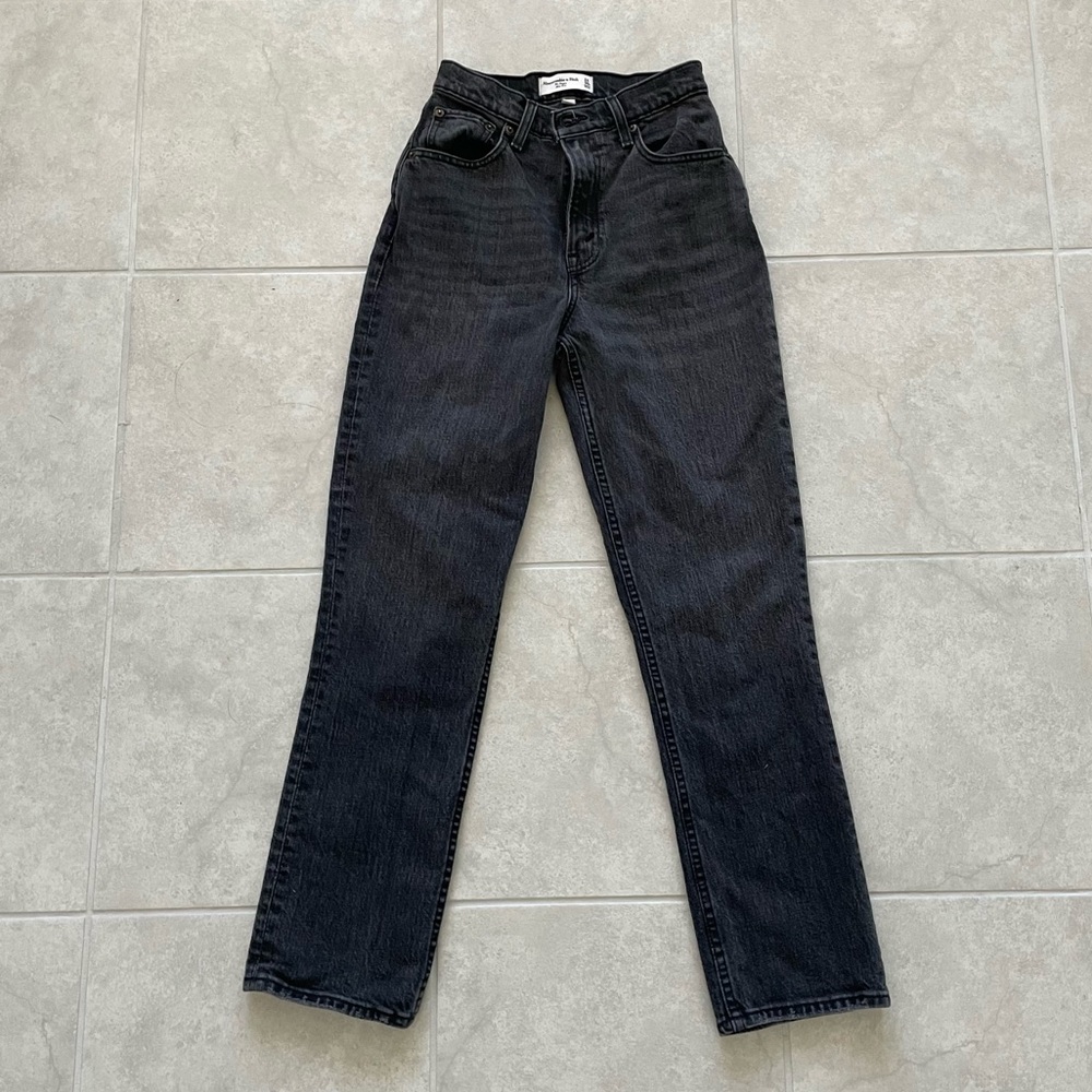 COPY - Abercrombie Curve Love Mid Rise Baggy Jean
